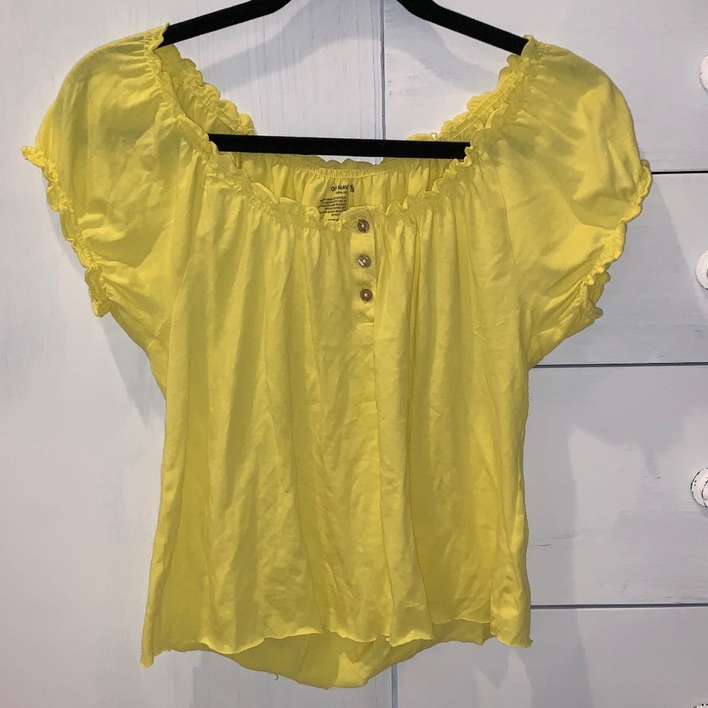 Short Sleeve Yellow Tee Buttons &  Lettuce Edges